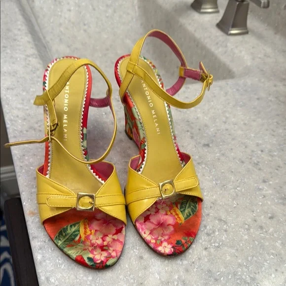 Antonio Melani Yellow Wedge Sandals with Bow Detail - Picture 1 of 9